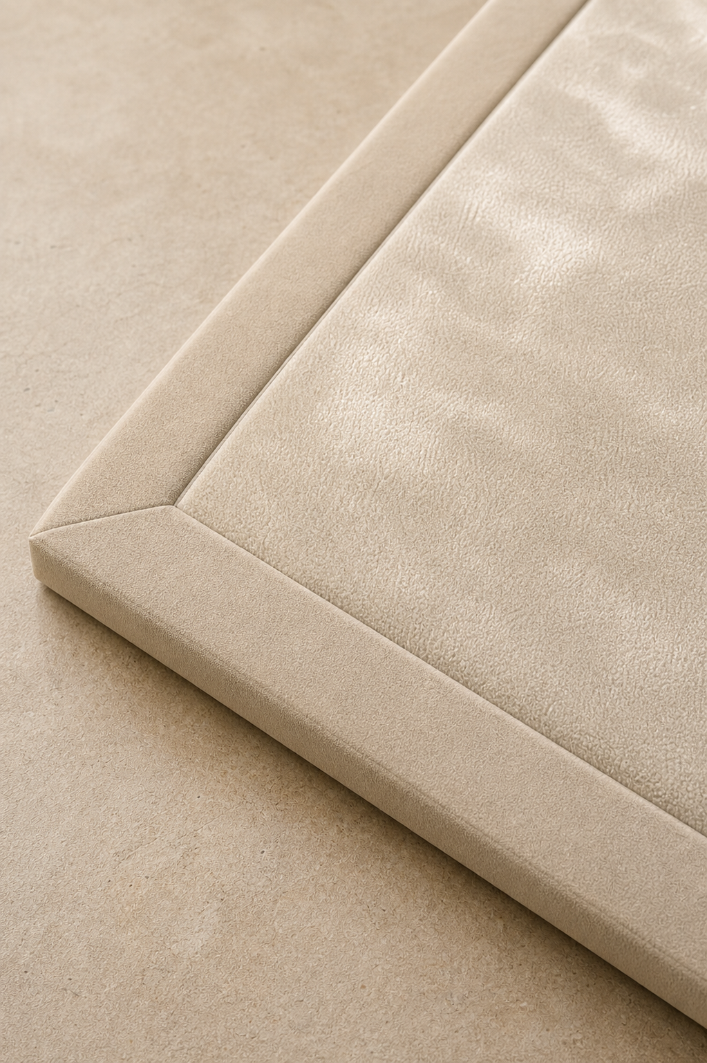 PocoKoko play mat velboa surface macro — flat sewn binding detail